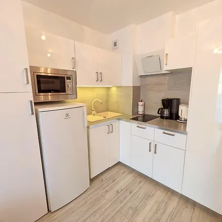 Sea Suite, 150 Meters To Beach, Balcony, Parking, Lift, Porta Mare Lesne Tarasy Apartment