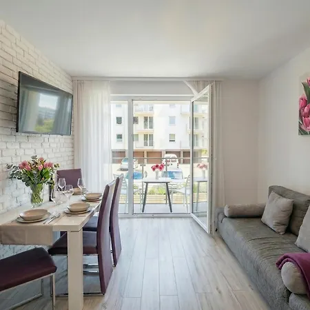 Sea Suite, 150 Meters To Beach, Balcony, Parking, Lift, Leśne Tarasy Apartament *