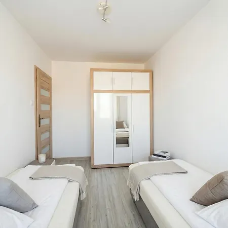 Sea Suite, 150 Meters To Beach, Balcony, Parking, Lift, Leśne Tarasy Apartament